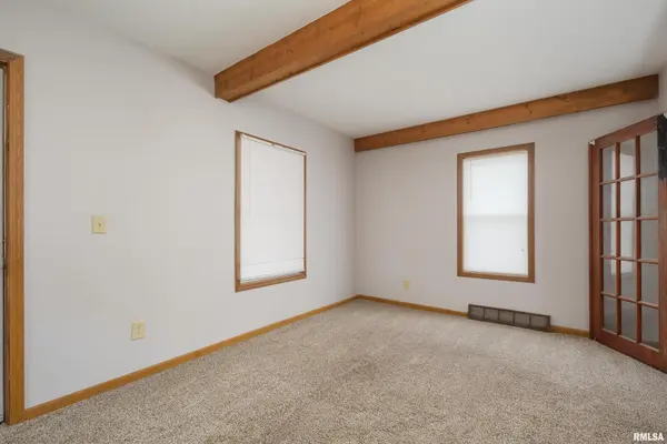 407 1ST AVE, Silvis, IL 61282