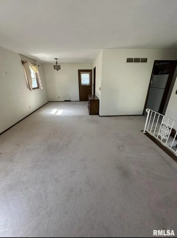 1034 MONTICELLO DR, Davenport, IA 52806