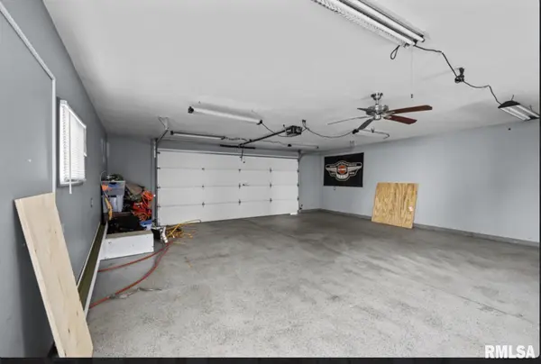 1931 N HOWELL ST, Davenport, IA 52804