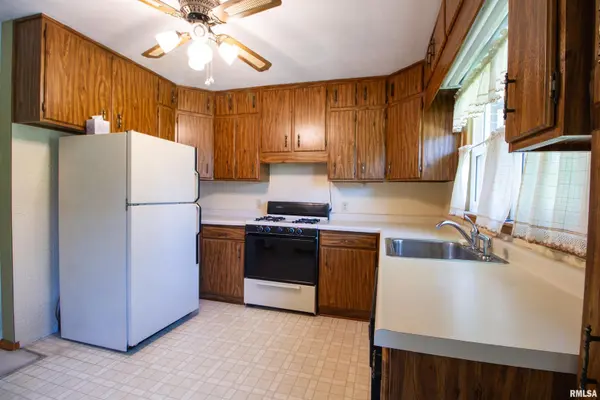 1609 W Acre D. 0 DR, Muscatine, IA 52761