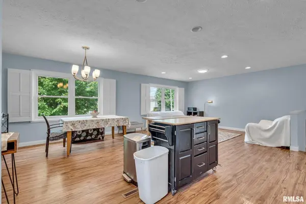 3671 N TAM-O-SHANTER DR, Bettendorf, IA 52722