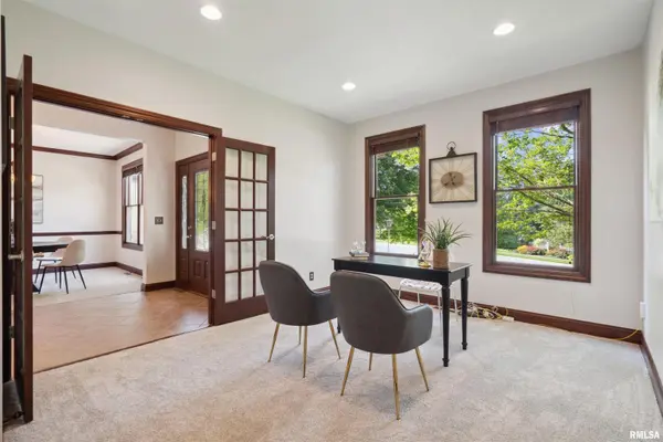 5346 GRIFFIN LN, Bettendorf, IA 52722