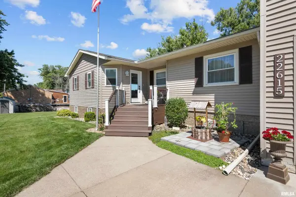 22615 GREAT RIVER RD, Le Claire, IA 52753