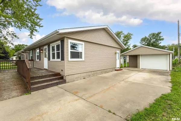 7314 PACIFIC ST, Davenport, IA 52806