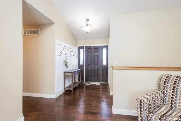 1002 E 11TH AVE, Andalusia, IL 61232