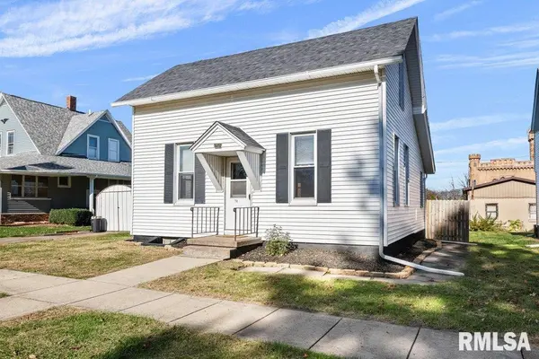 214 E DURANT ST, Walcott, IA 52773