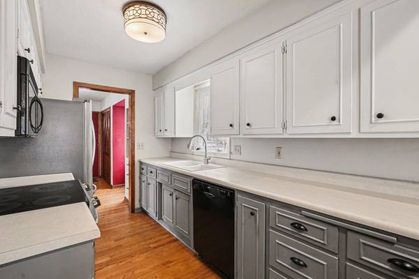 2966 Simpson ST, Roseville, MN 55113