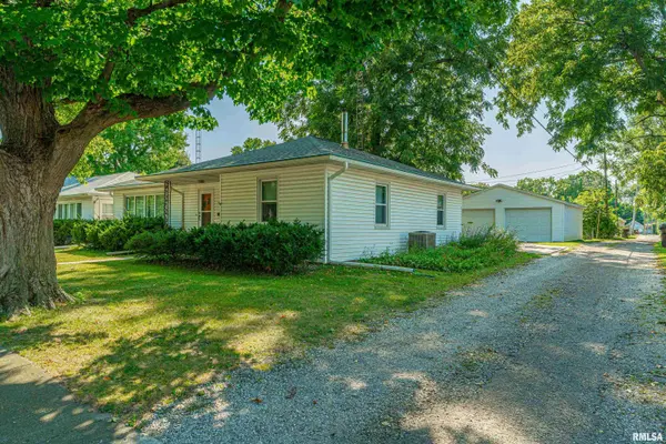 511 S STATE ST, Lincoln, IL 62656