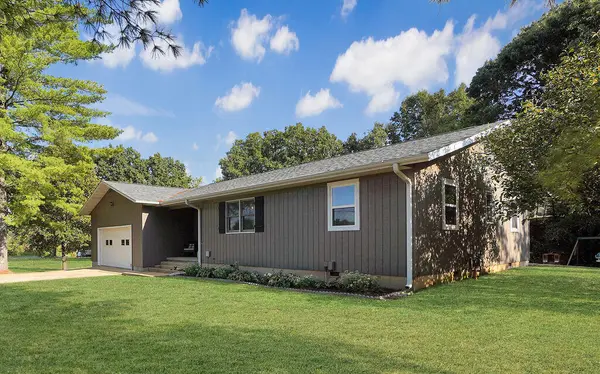 1348 Hickory Hills DR, Willow Springs, MO 65793
