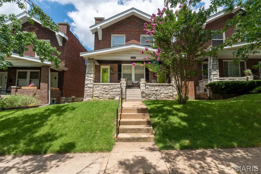 5249 Sutherland Ave, St Louis, MO 63109