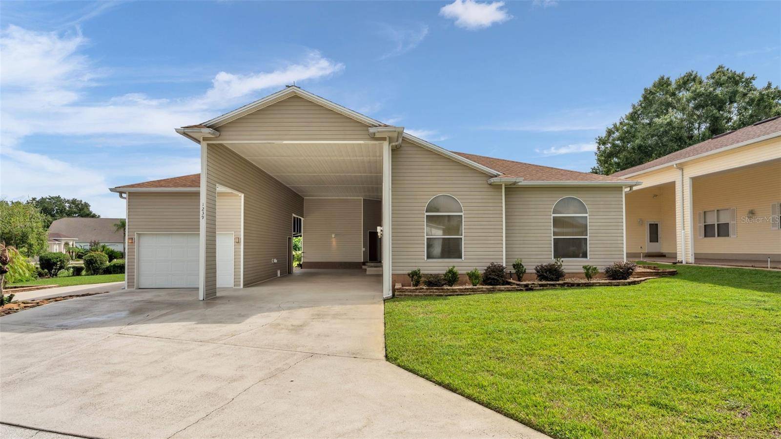 1239 MOTORCOACH DR, Polk City