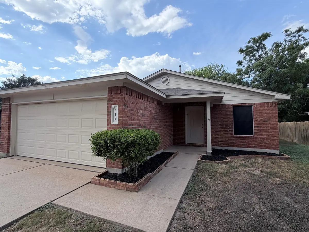 612 Elizabeth LN, Bastrop, TX 78602