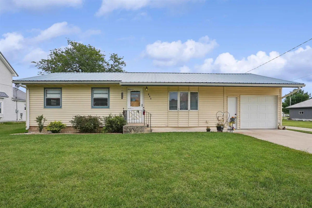 840 East ST, Lamont, IA 50650