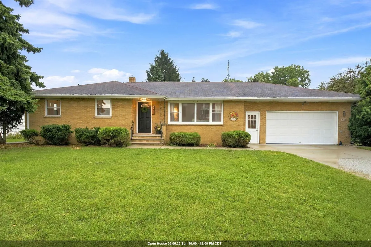 2475 DUCK CREEK Pkwy, Howard, WI 54303
