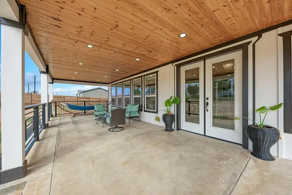 251 Estrella LN, Bastrop, TX 78602