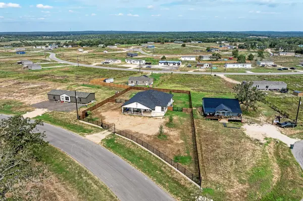 251 Estrella LN, Bastrop, TX 78602
