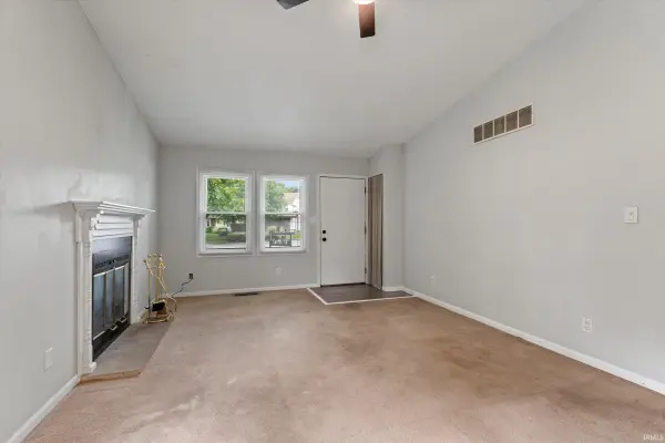 1729 FORTINO CT #A, Elkhart, IN 46514