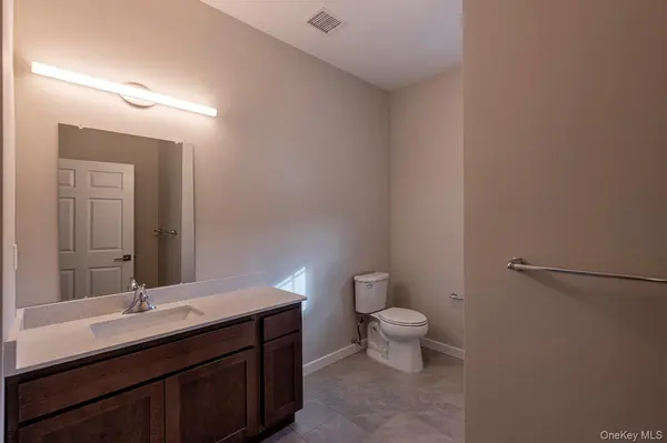 87 N Chestnut ST #101, New Paltz, NY 12561