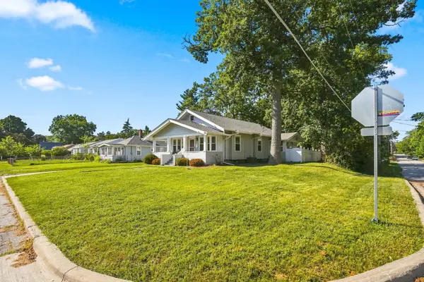 3155 18th AVE, Moline, IL 61265