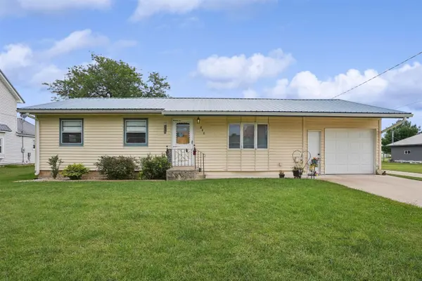 840 East ST, Lamont, IA 50650