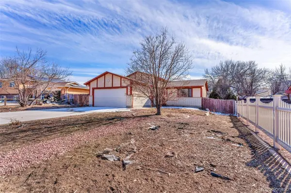 924 Bluestem BLVD, Pueblo, CO 81001