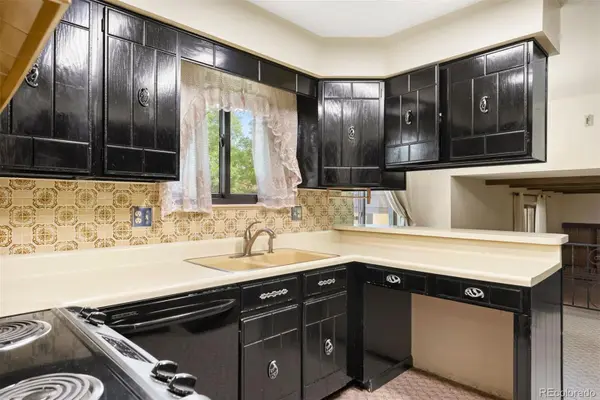 9043 W Warren DR, Lakewood, CO 80227