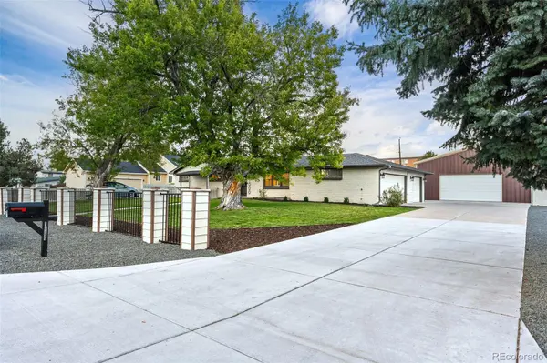 1000 S Geneva ST, Aurora, CO 80247