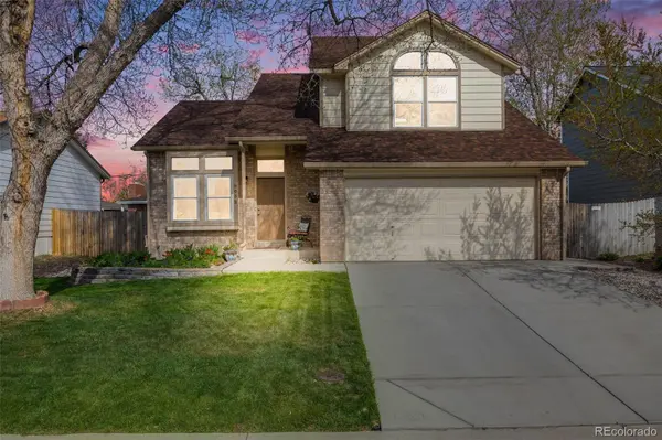 9032 W Arizona DR, Lakewood, CO 80232
