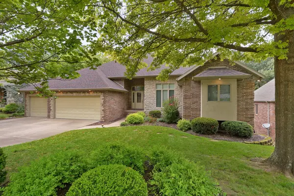 2441 S Forrest Heights AVE, Springfield, MO 65809