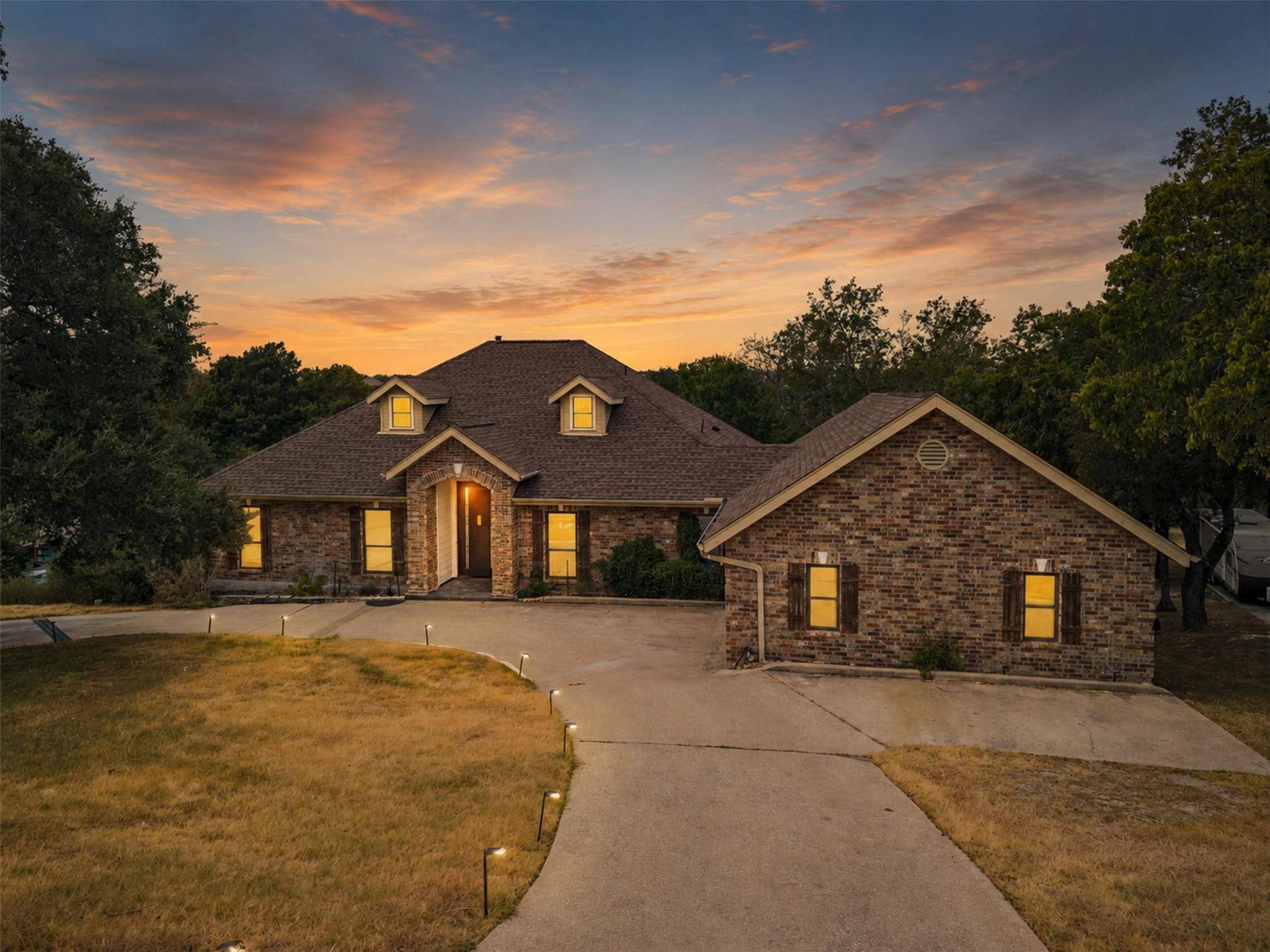 1800 Brushy Bend DR, Round Rock, TX 78681