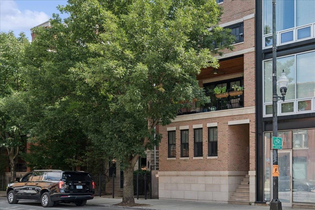 1923 N DAMEN AVE #PH, Chicago, IL 60647