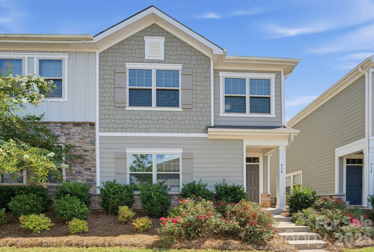 918 Sagecroft LN, Indian Trail, NC 28079