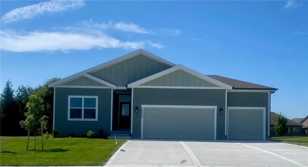 18549 W 193rd ST, Spring Hill, KS 66083