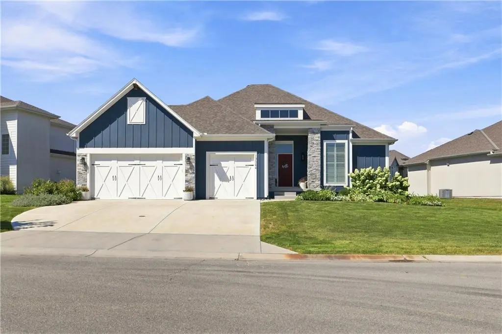 17344 Bradshaw ST, Overland Park, KS 66221