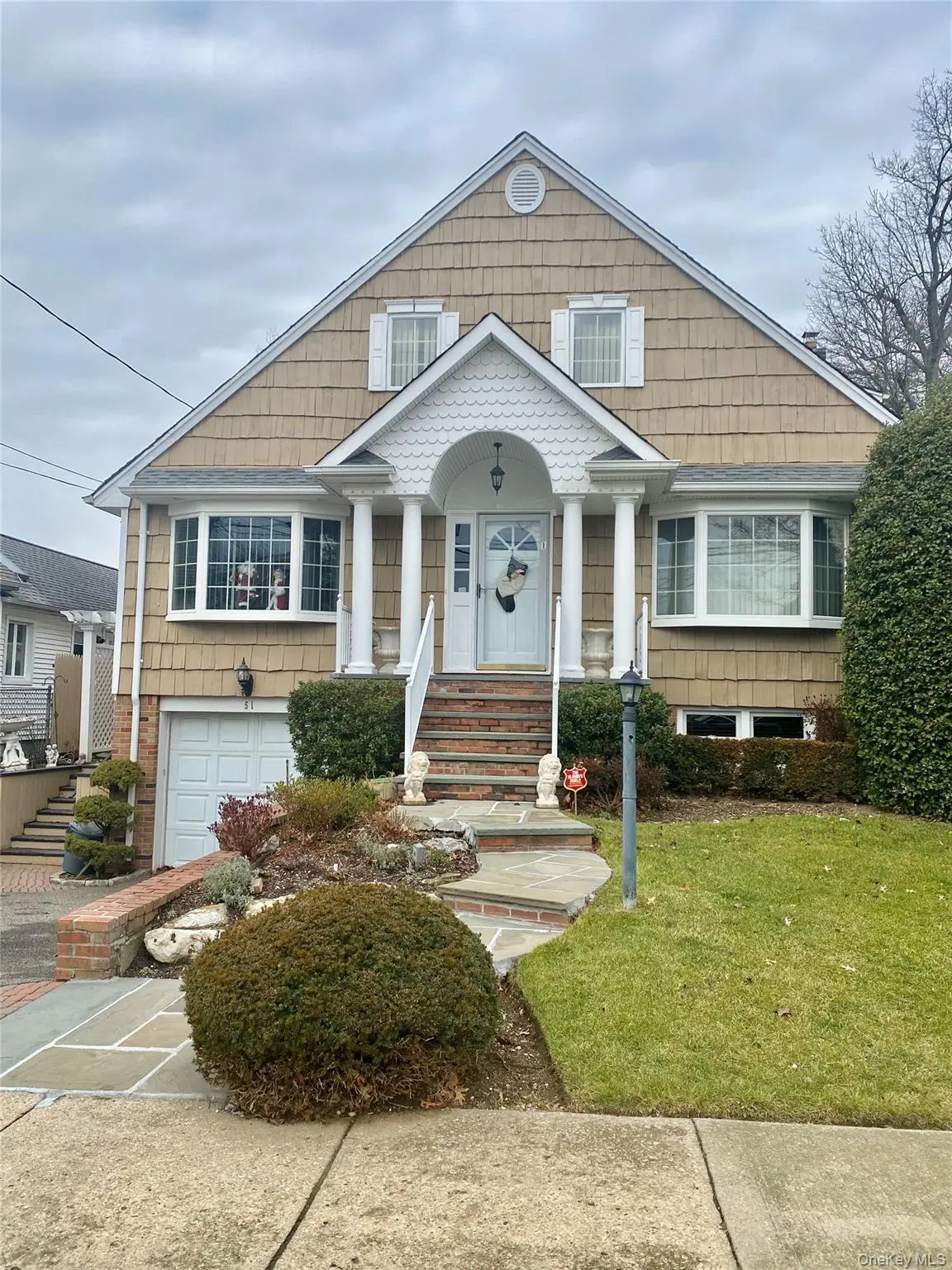 51 Lenox AVE, Westbury, NY 11590
