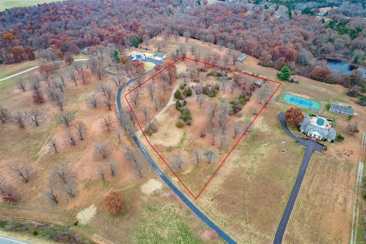 26132 Highway 5, Lebanon, MO 65536
