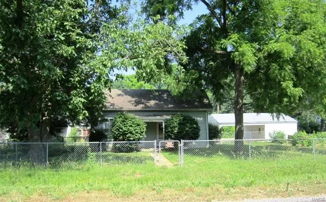 804 S 4th ST, Clarksville, MO 63336
