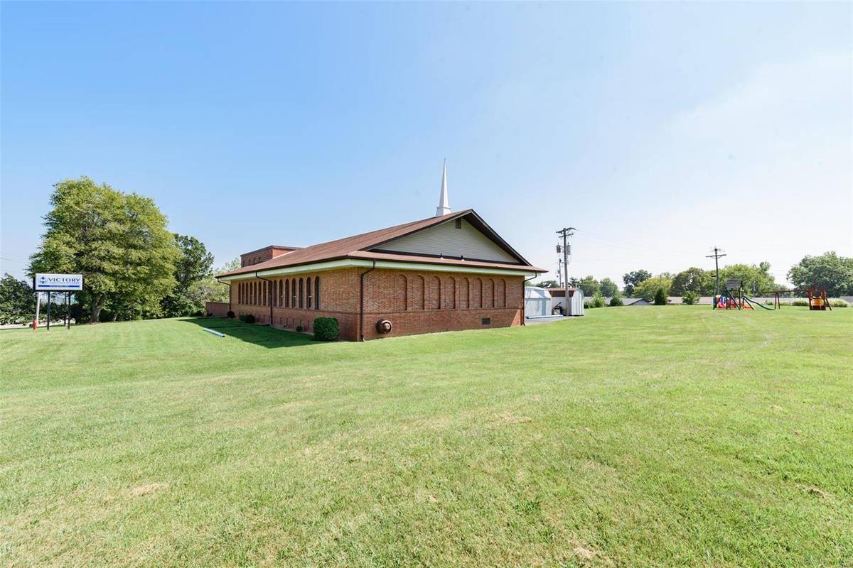 802 Kinswood LN, St Louis, MO 63129