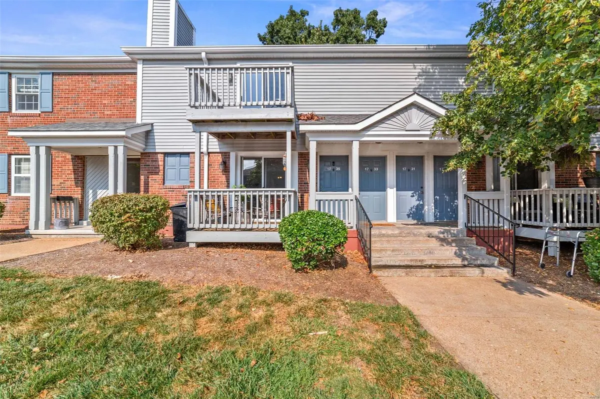 1735 Redbird CV, Brentwood, MO 63144