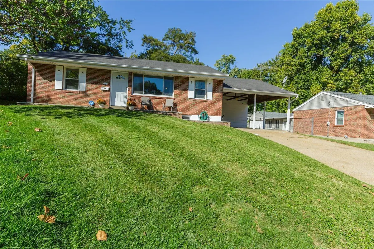 9030 DOYLE AVE, St Louis, MO 63114