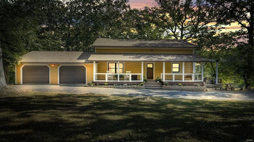 105 Grand Oaks Estates, Sullivan, MO 63080