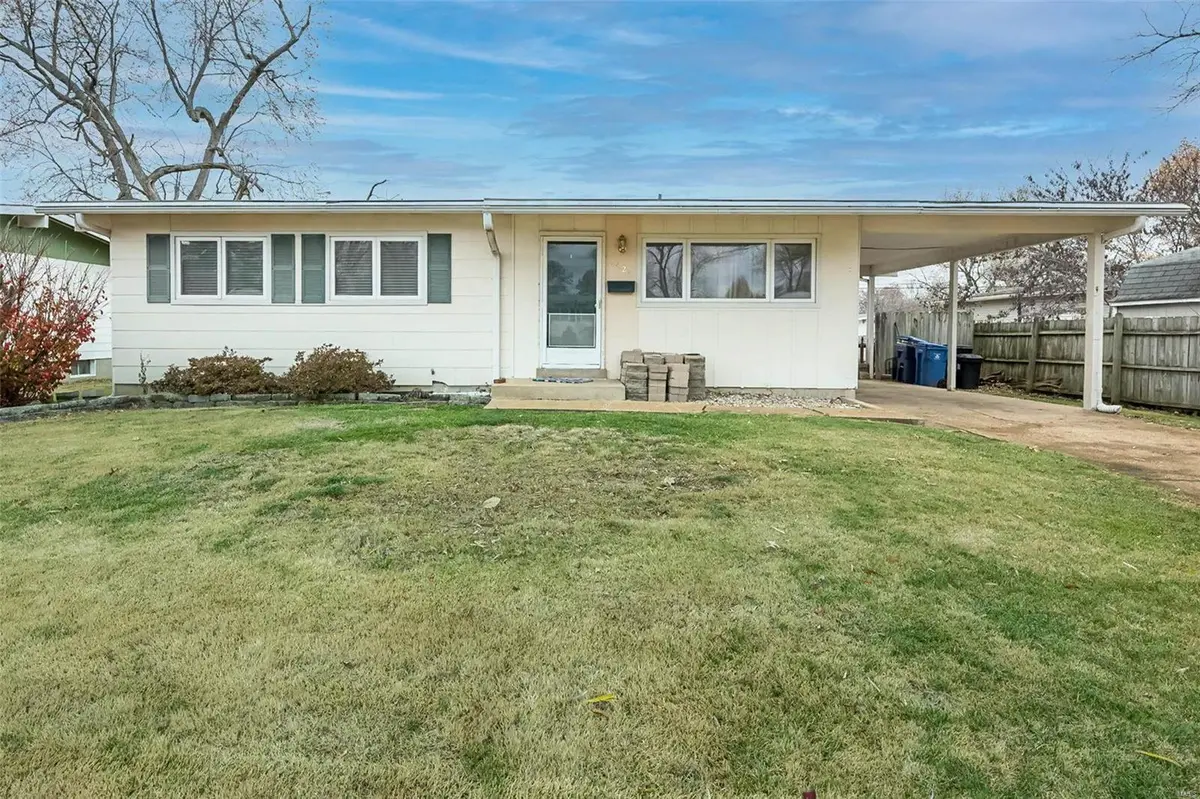 1425 Estes DR, Florissant, MO 63031