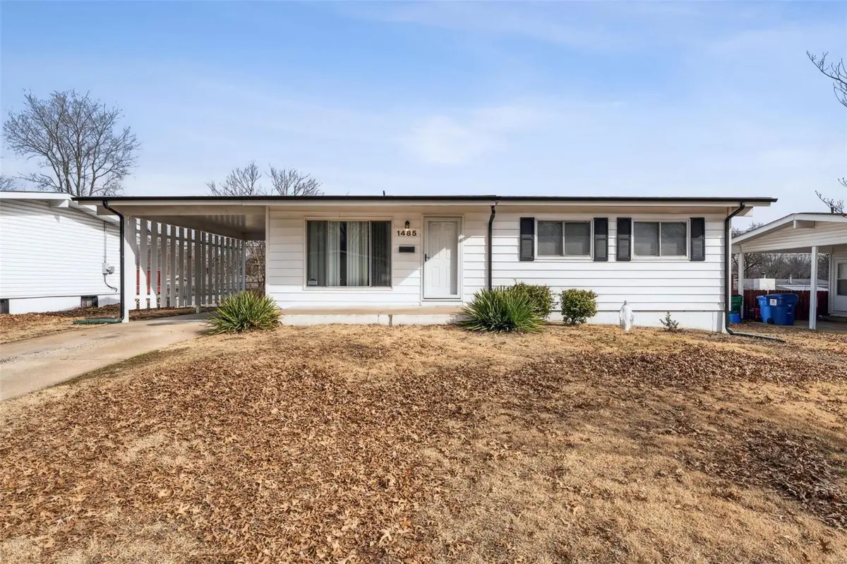 1485 Estes DR, Florissant, MO 63031