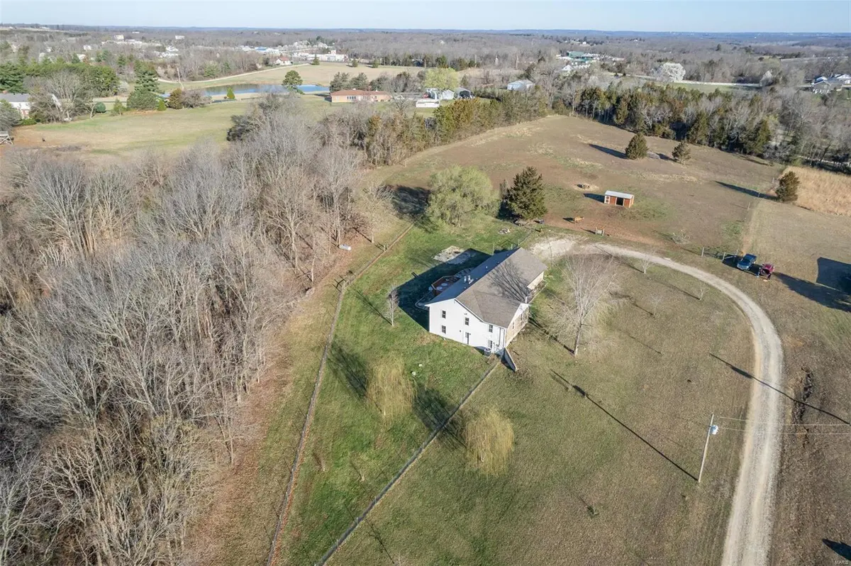 257 Crescent Lake RD, St Clair, MO 63077