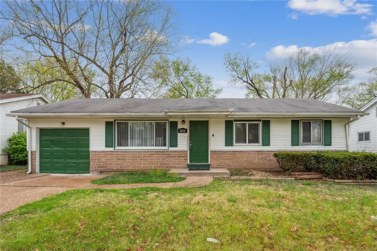 10116 Crown Point DR, St Louis, MO 63136