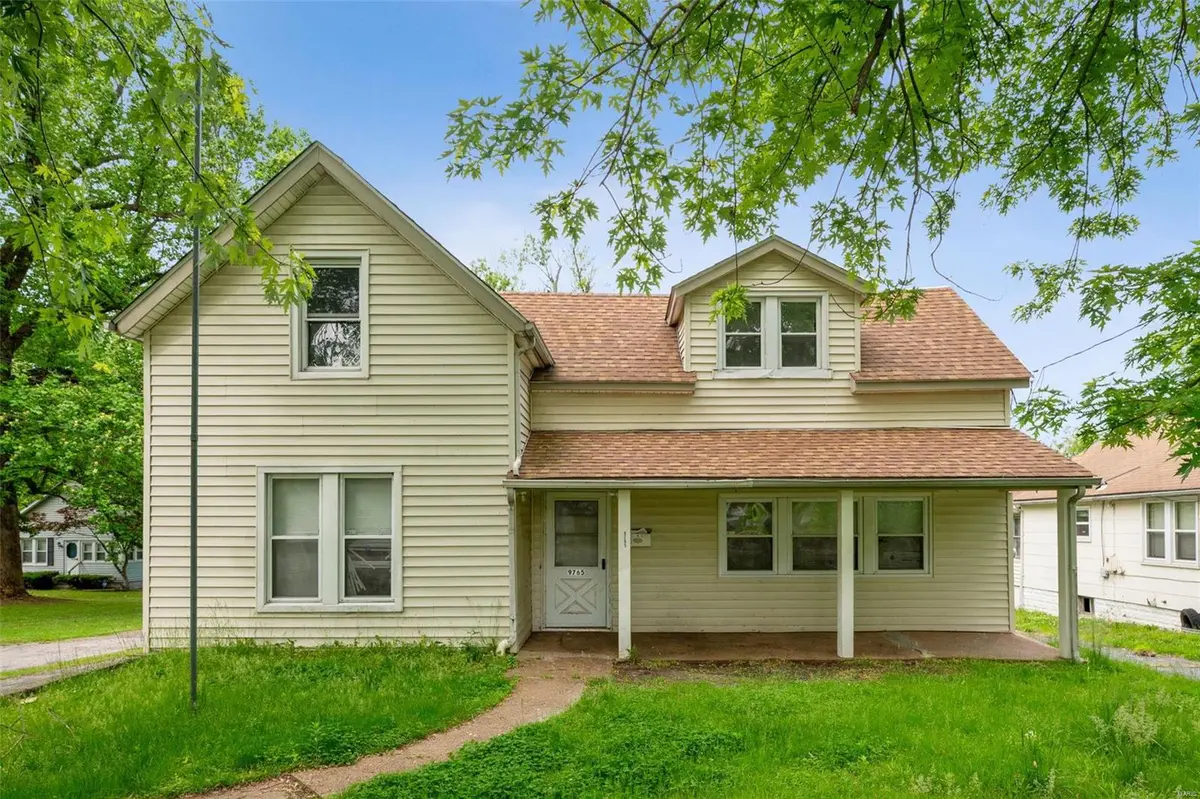 9765 Diamond DR, St Louis, MO 63137