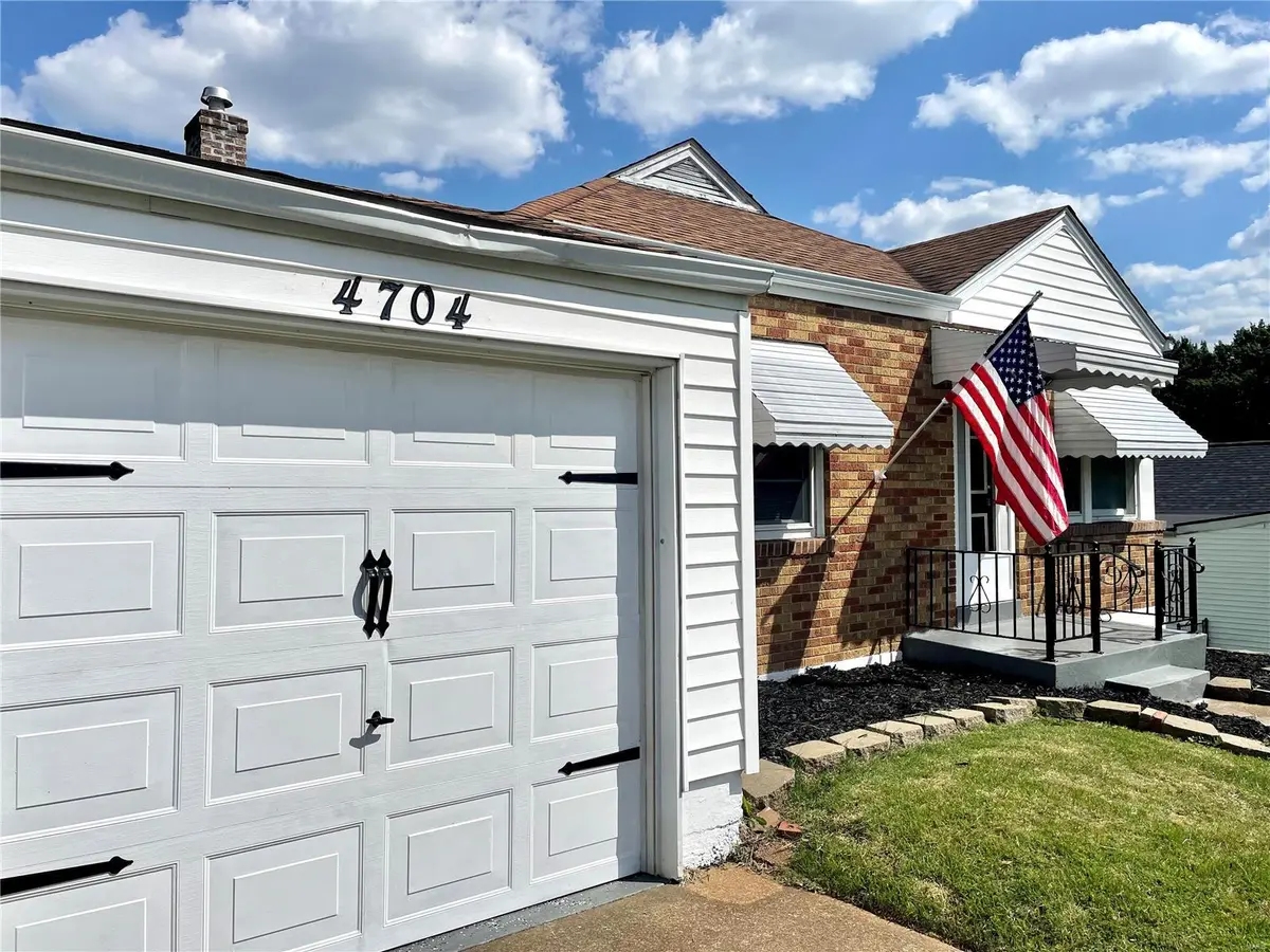 4704 FLETCHER STREET, Normandy, MO 63121