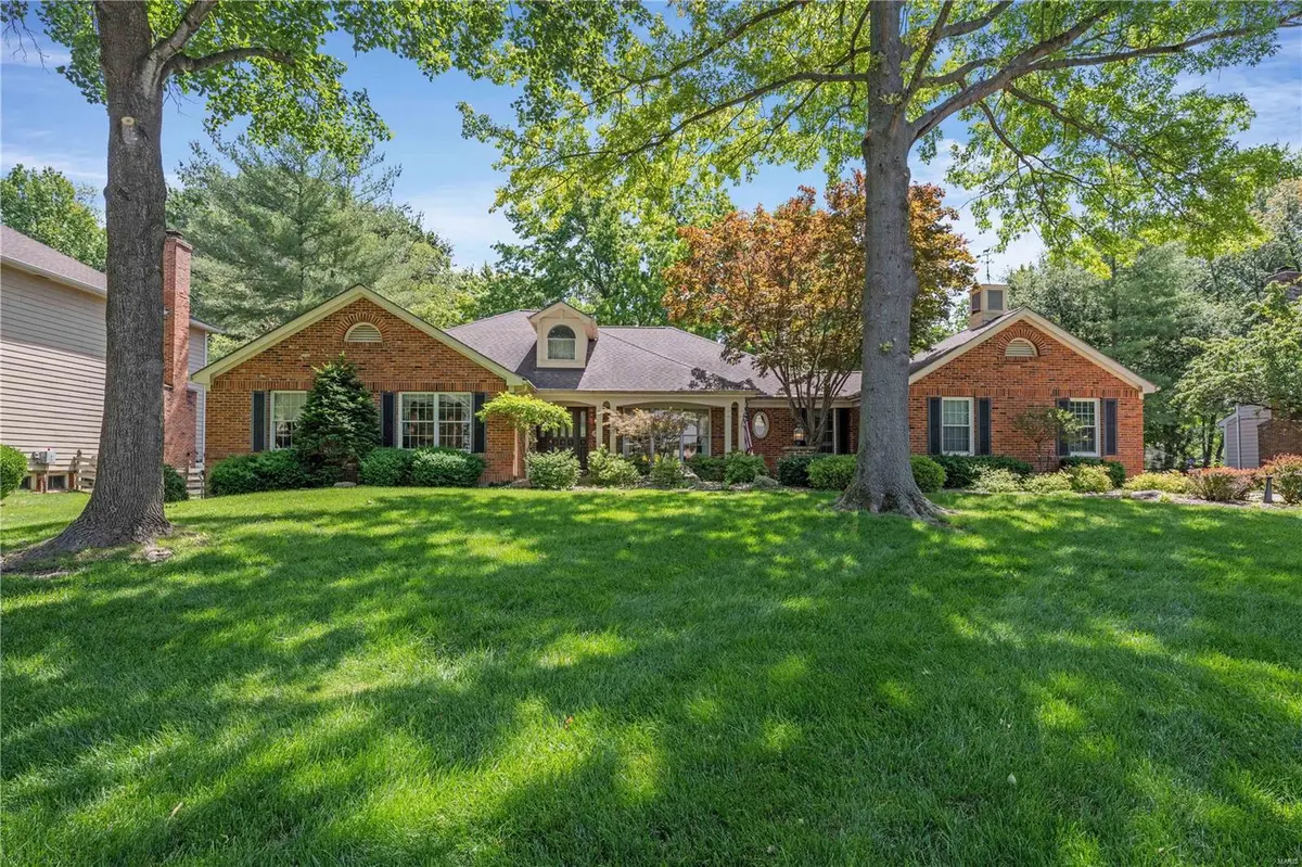 2436 Capitol Landing DR, Chesterfield, MO 63017