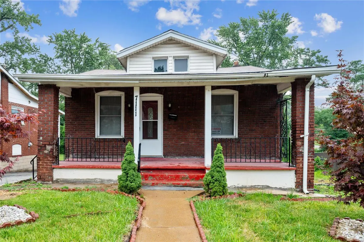 7111 Edison AVE, St Louis, MO 63121