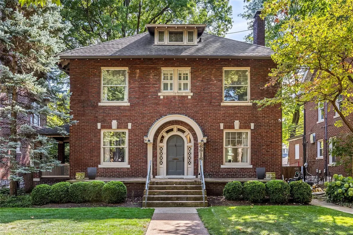 6916 Waterman AVE, University City, MO 63130